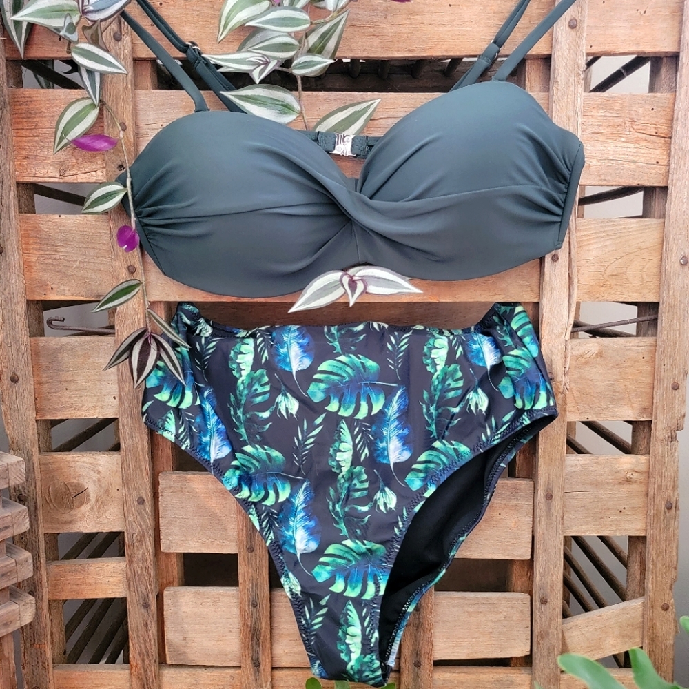 NWT Cupshe Full Of Green Print Bikini Set